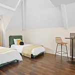 Near Boa Stadium, 5 Bedroom With Games, Backyard