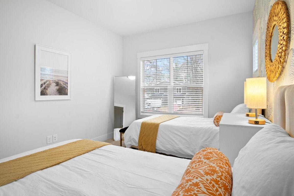 Near Boa Stadium, 5 Bedroom With Games, Backyard