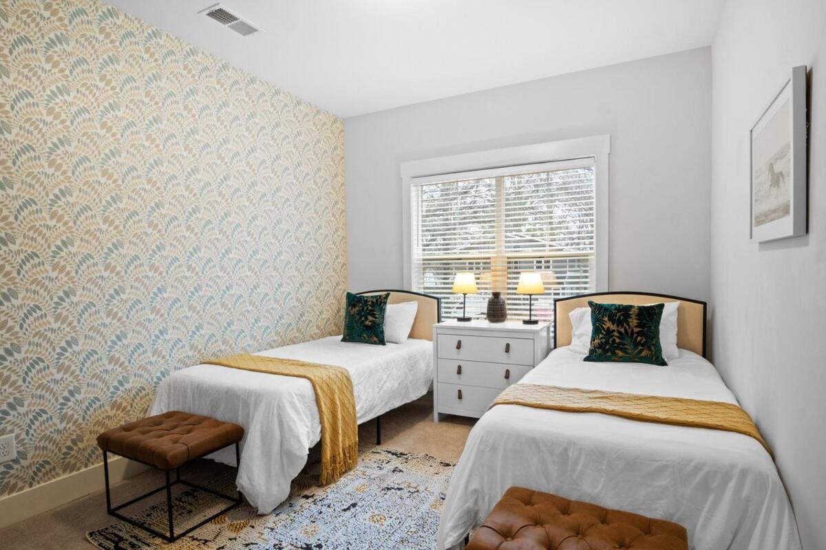 Near Boa Stadium, 5 Bedroom With Games, Backyard Holiday home *