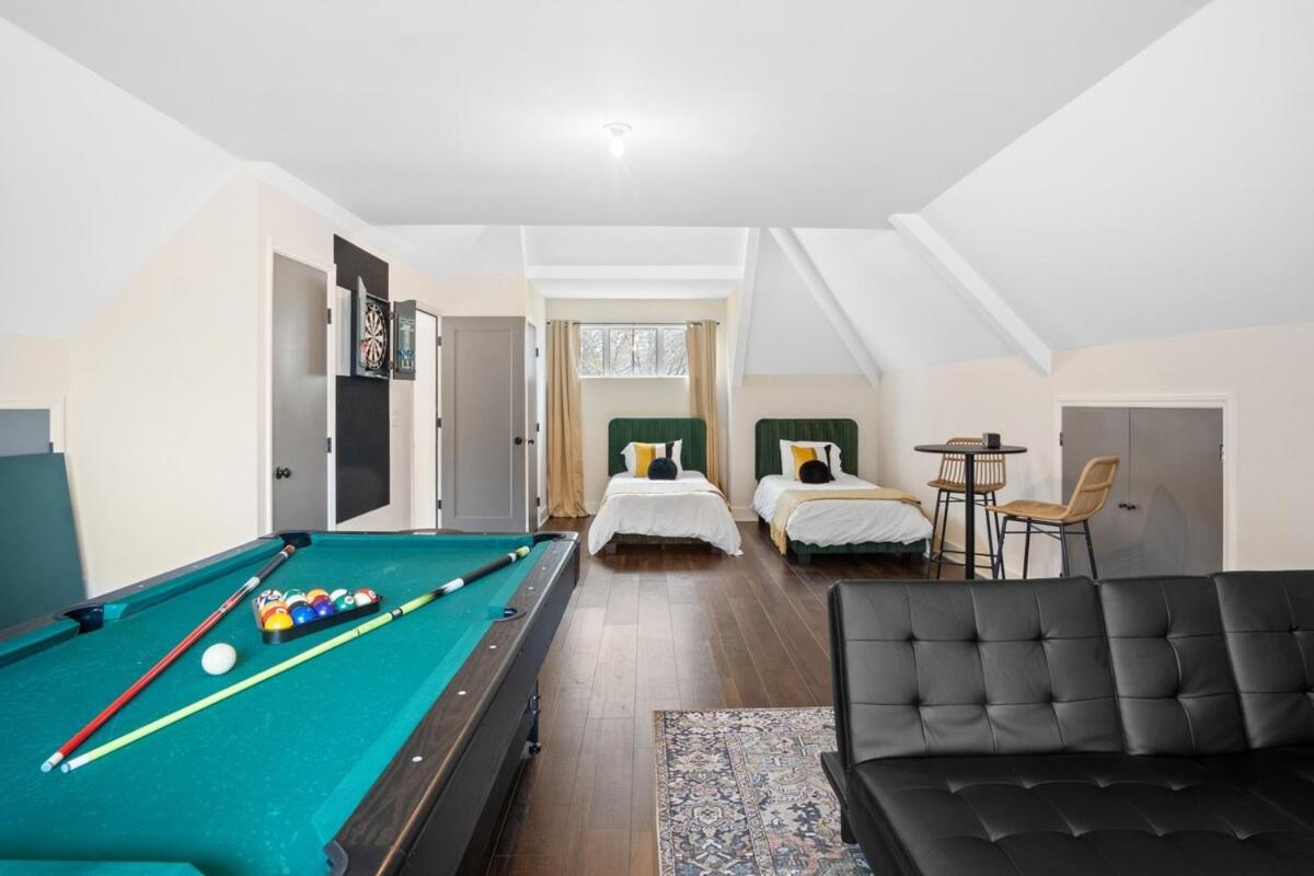 Near Boa Stadium, 5 Bedroom With Games, Backyard