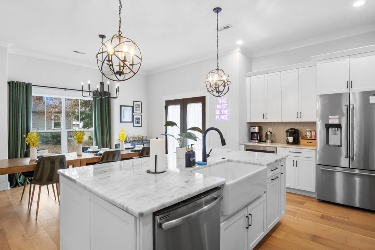 Near Boa Stadium, 5 Bedroom With Games, Backyard Holiday home