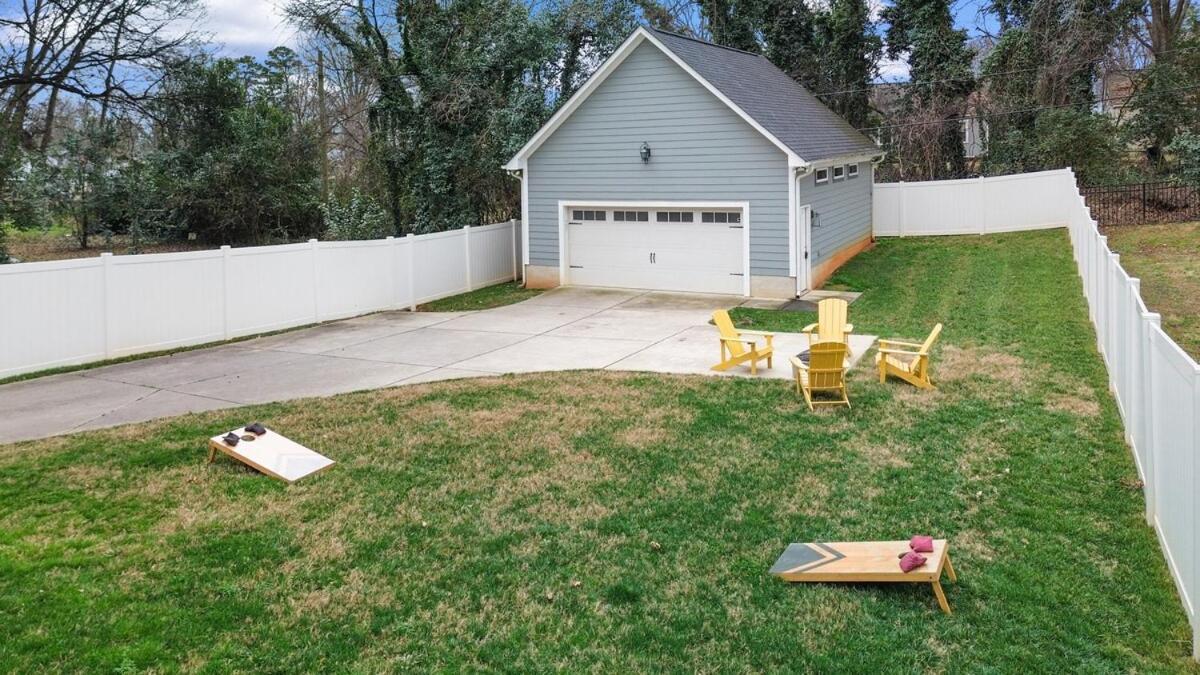 Near Boa Stadium, 5 Bedroom With Games, Backyard *